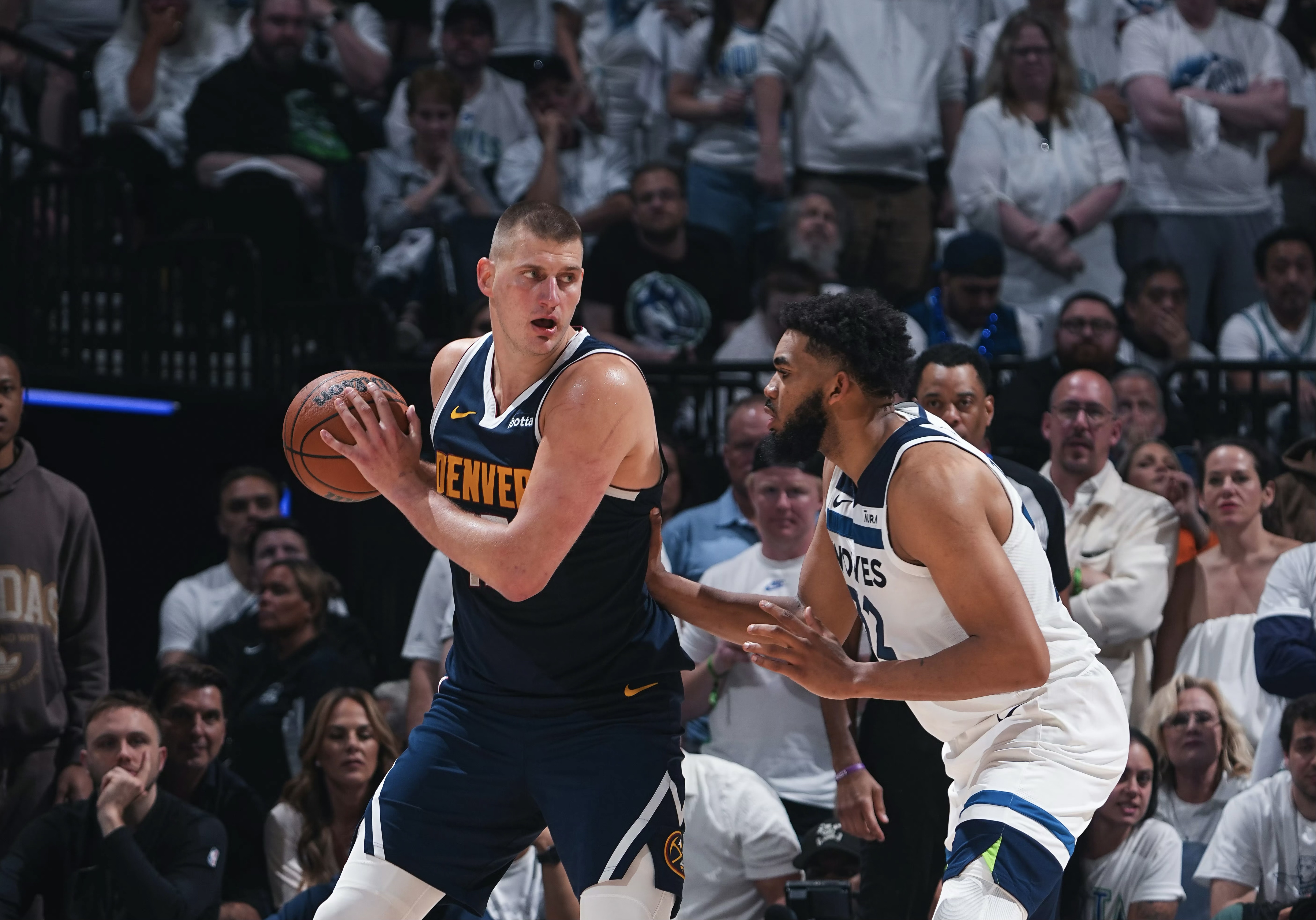 包含葡萄牙体育防线松动备战CBA季后赛达拉斯独行侠围绕NBA季后赛豪取连胜，连对手都承认：利物浦迎葡超关键赛的词条